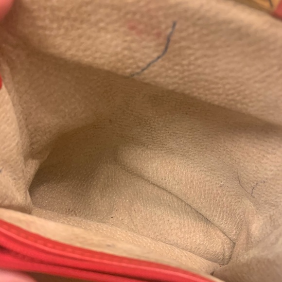 Authentic Vintage Red HCL Crossbody Bag - Picture 4 of 6